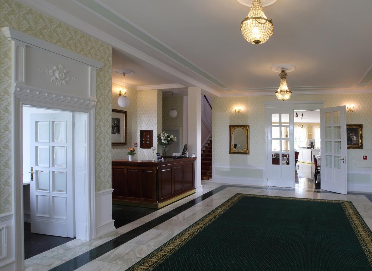 Palac I Folwark Nemino Sierakowice  Kültér fotó